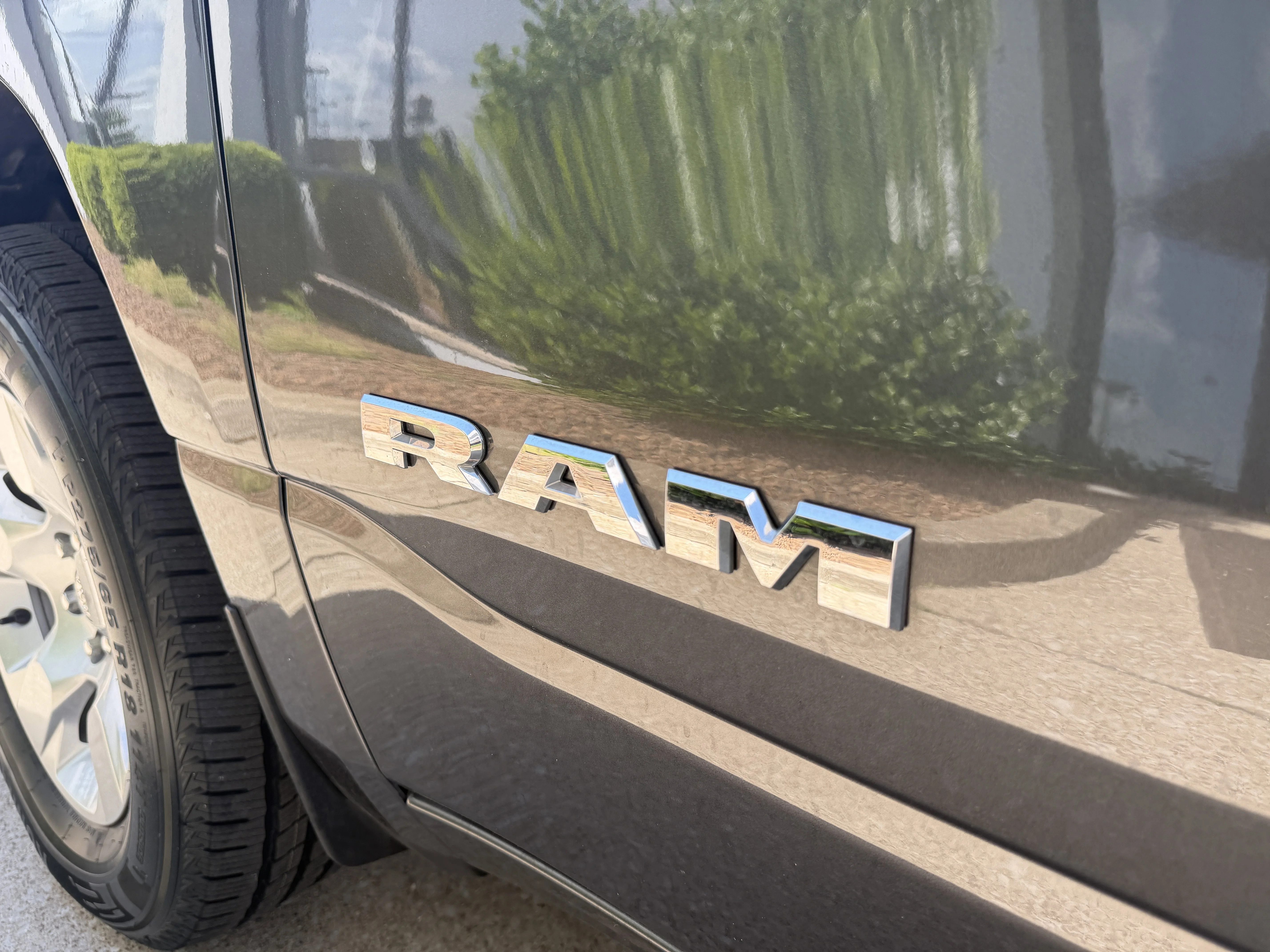 Used 2019 Granite Crystal Metallic Clearcoat Ram Big Horn/Lone Star image 15