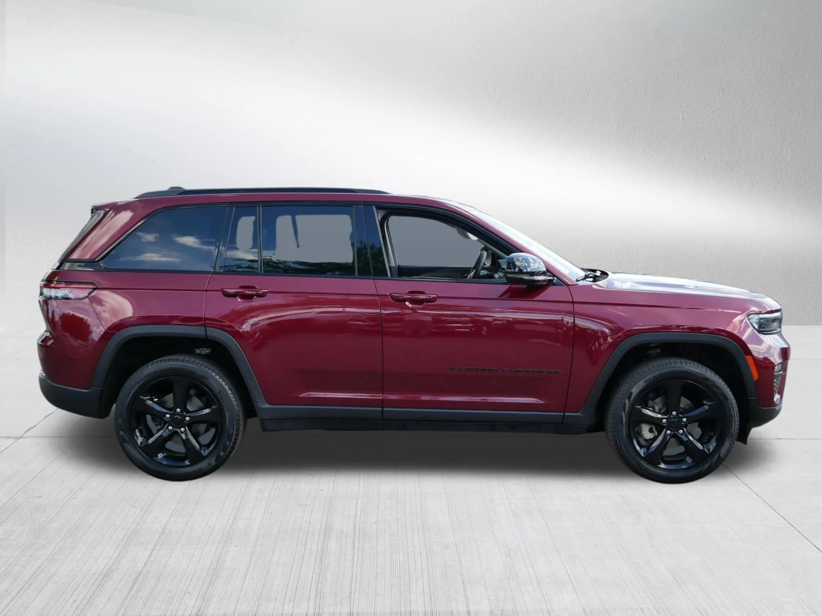 Used 2023 Velvet Red Pearlcoat Jeep Limited image 8