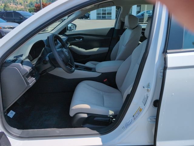 New 2026 Platinum White Pearl Honda LX image 17
