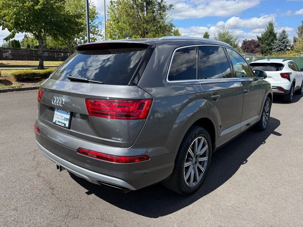 Used 2019 Gray Metallic Audi 55 Prestige image 7