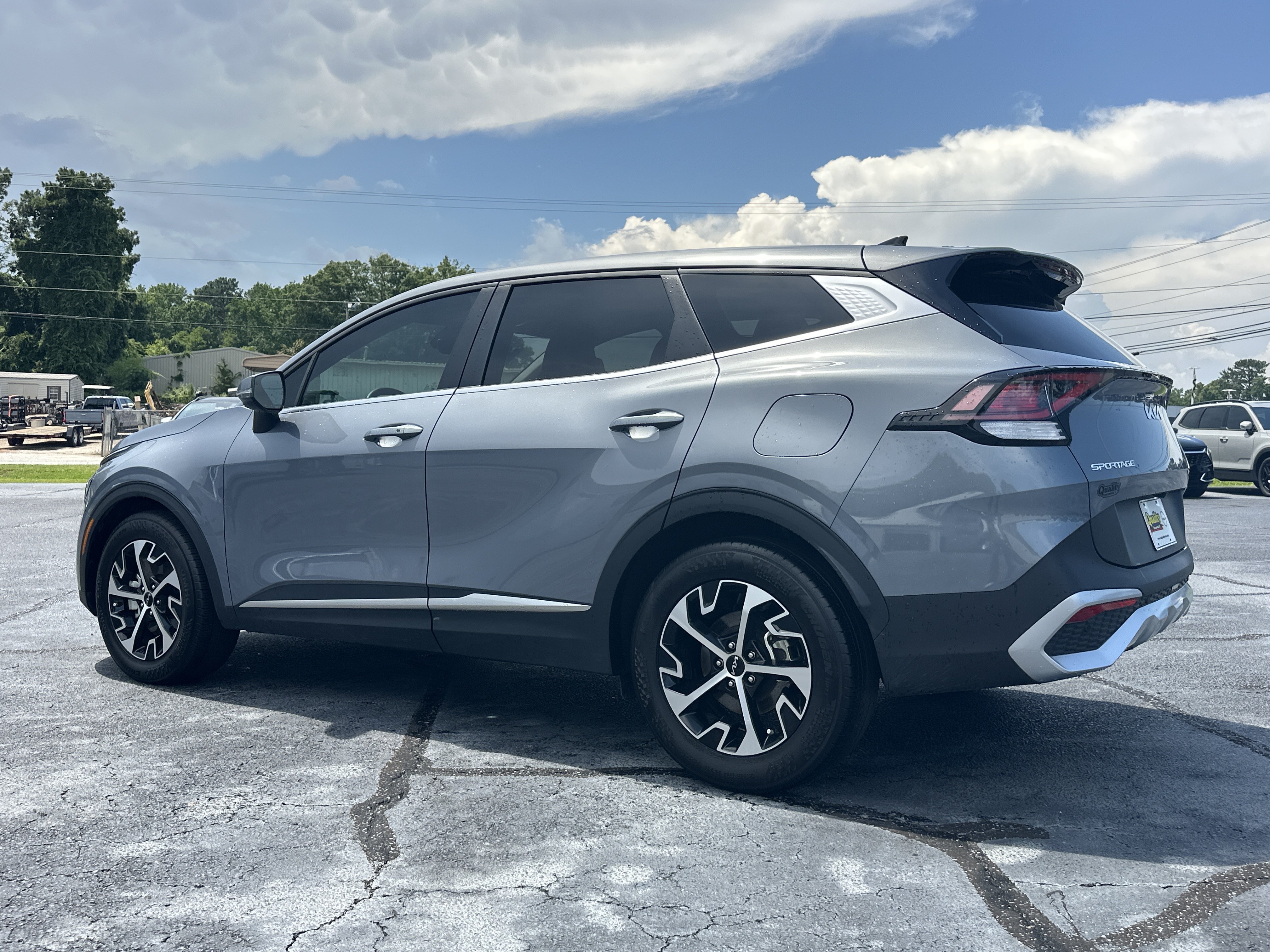 Used 2025 Everlasting Silver Kia EX image 6