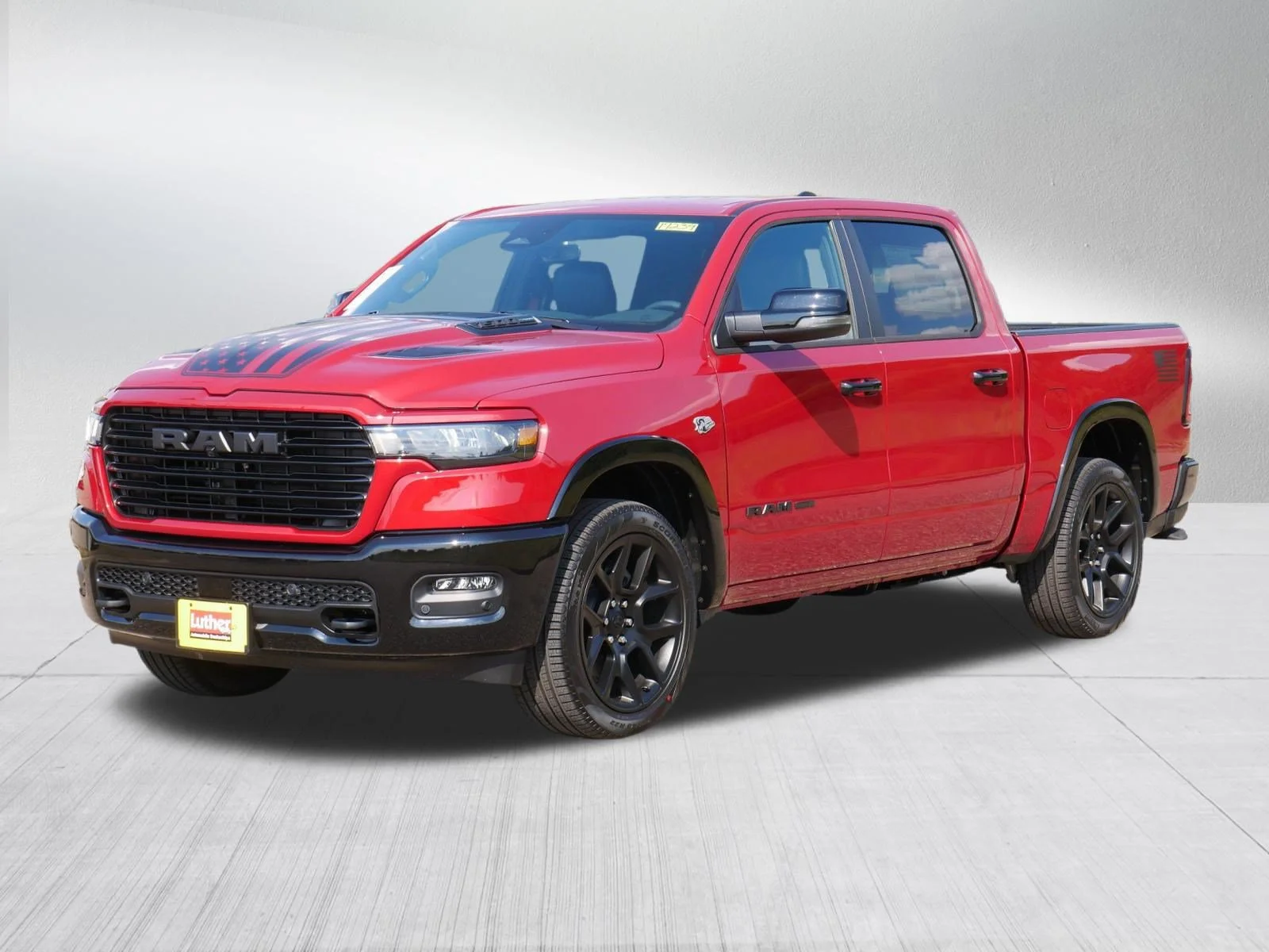 New 2026 Molten Red Pearl-Coat Exterior Paint RAM Laramie image 4