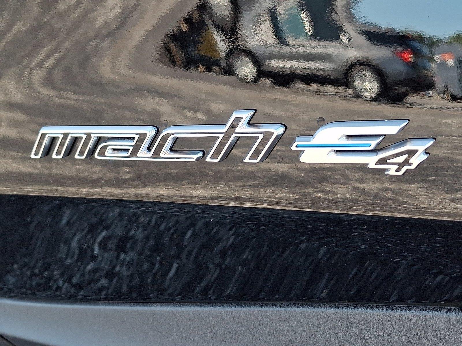 New 2026 Shadow Black Ford Select image 17