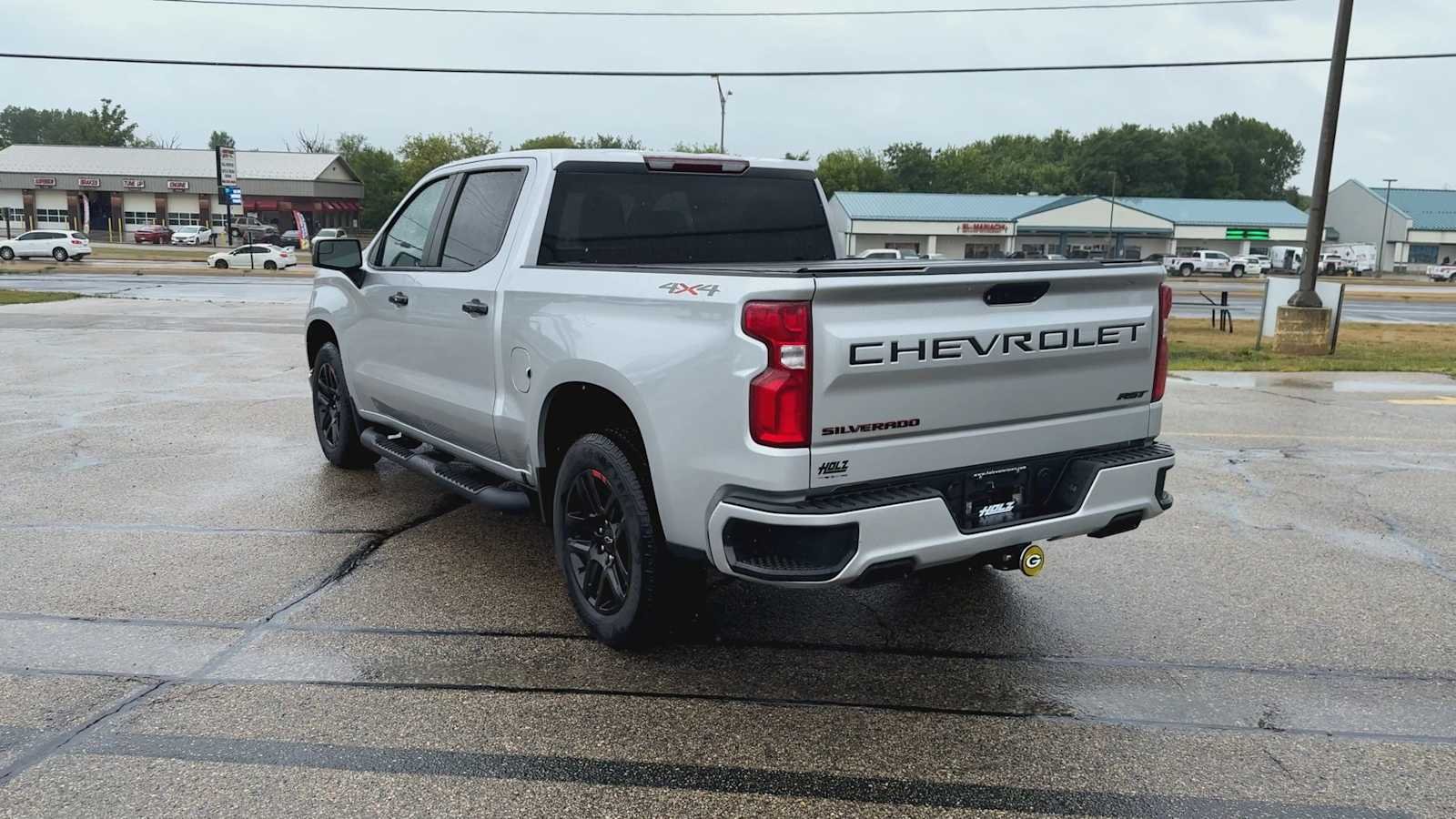 Used 2022 SILVER ICE METALLIC Chevrolet RST image 7