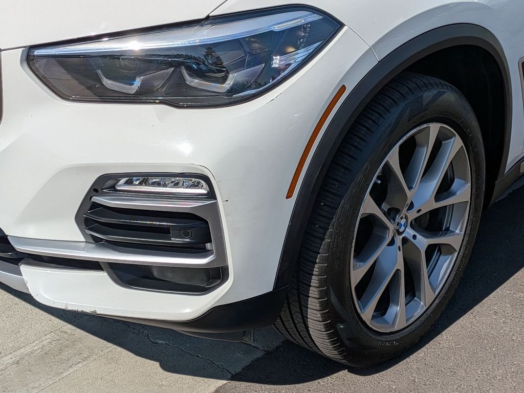 Used 2019 White BMW xDrive40i image 24