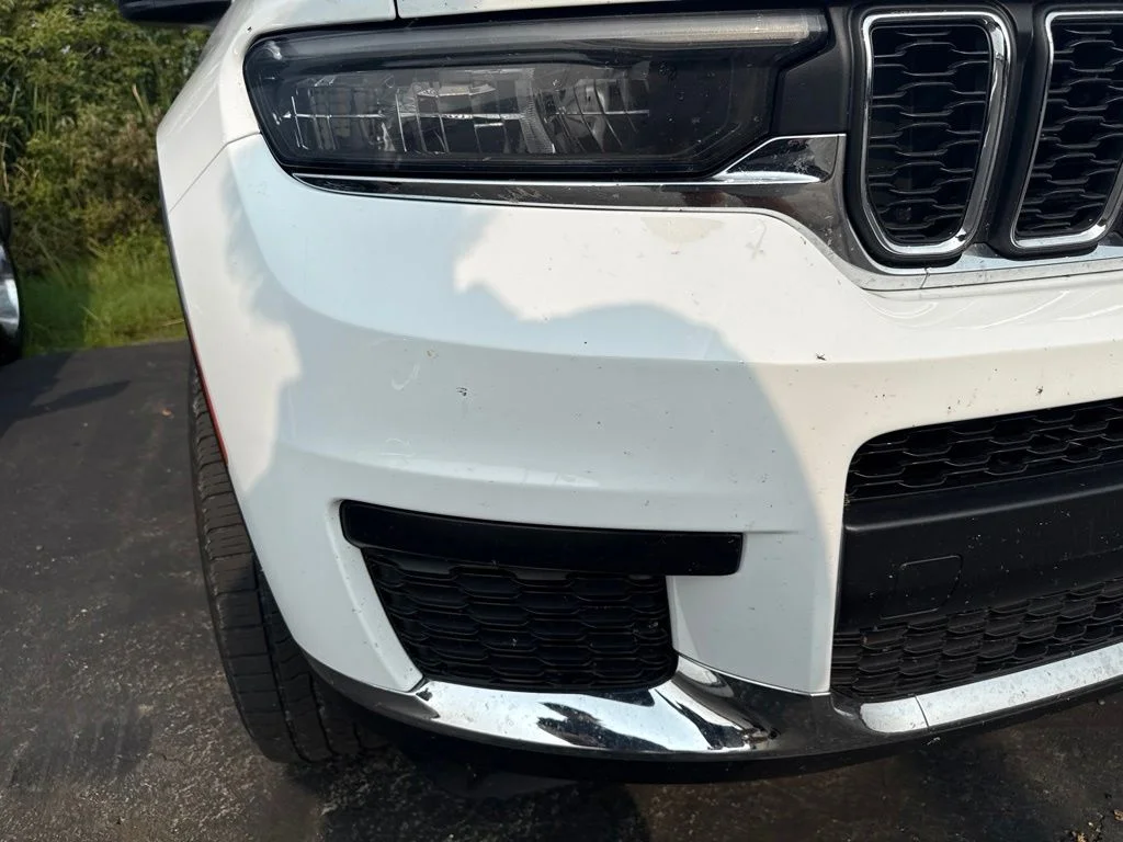 Used 2021 White Jeep Laredo image 12