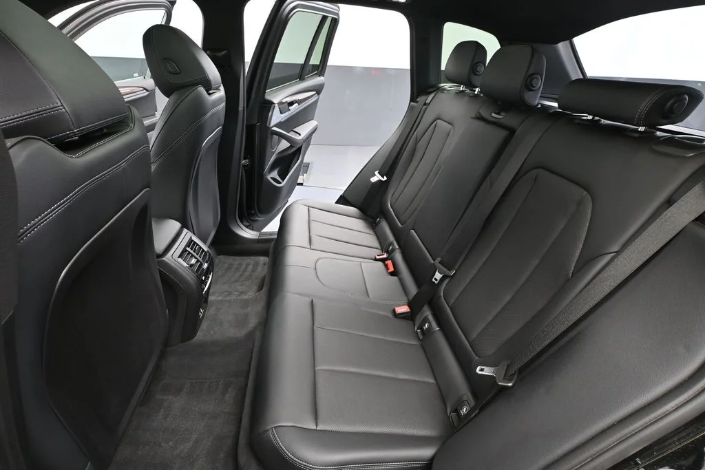 Used 2023 Black BMW xDrive30i image 40