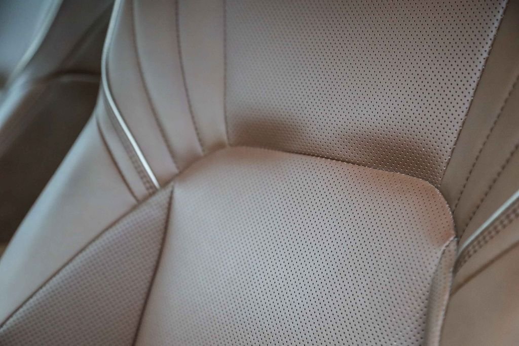 2025 Toyota Crown Signia Limited - Photo 24