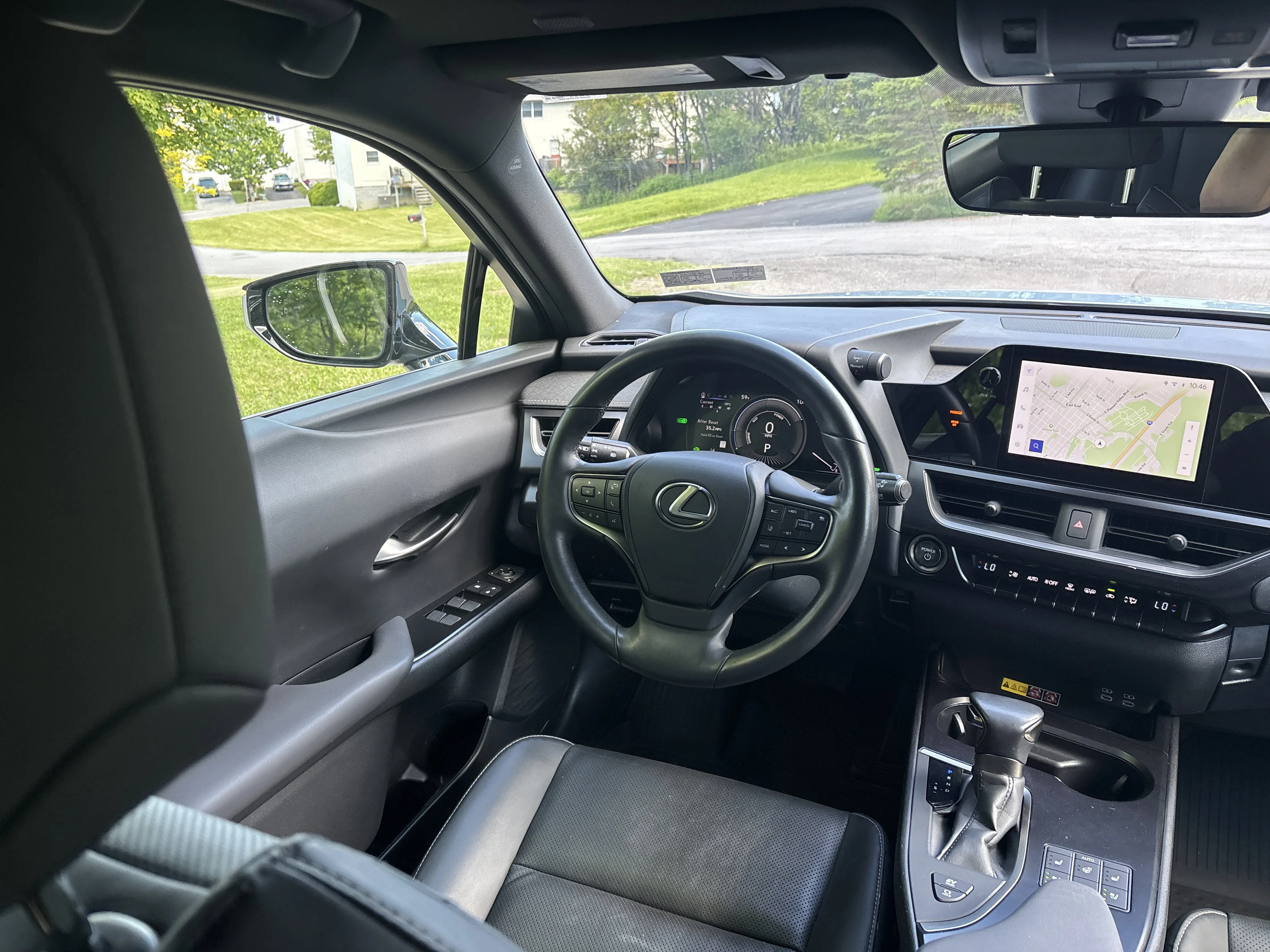 Used 2024 Iridium Lexus UX 250h Premium image 15