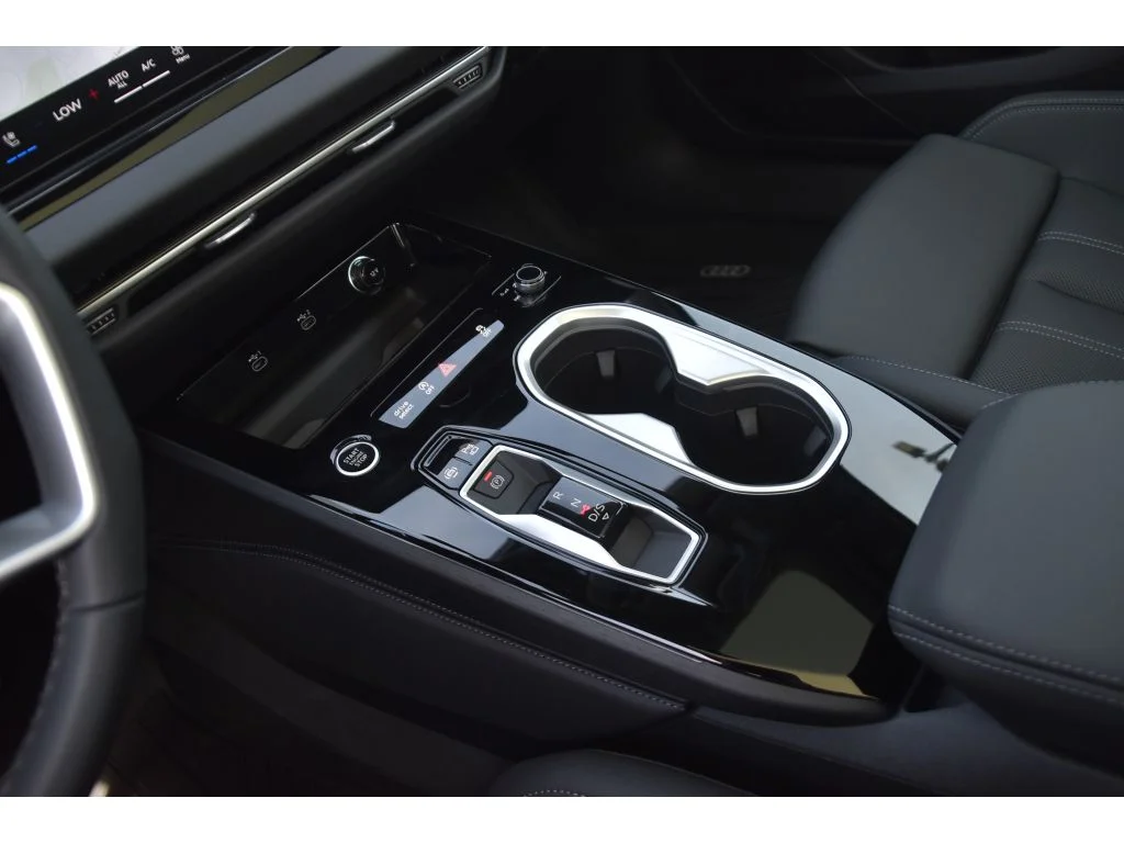 New 2026 Glacier White Metallic Audi Premium Plus image 32