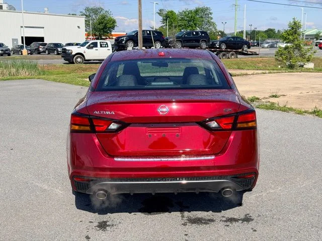 Used 2021 Scarlet Nissan 2.5 SR image 5