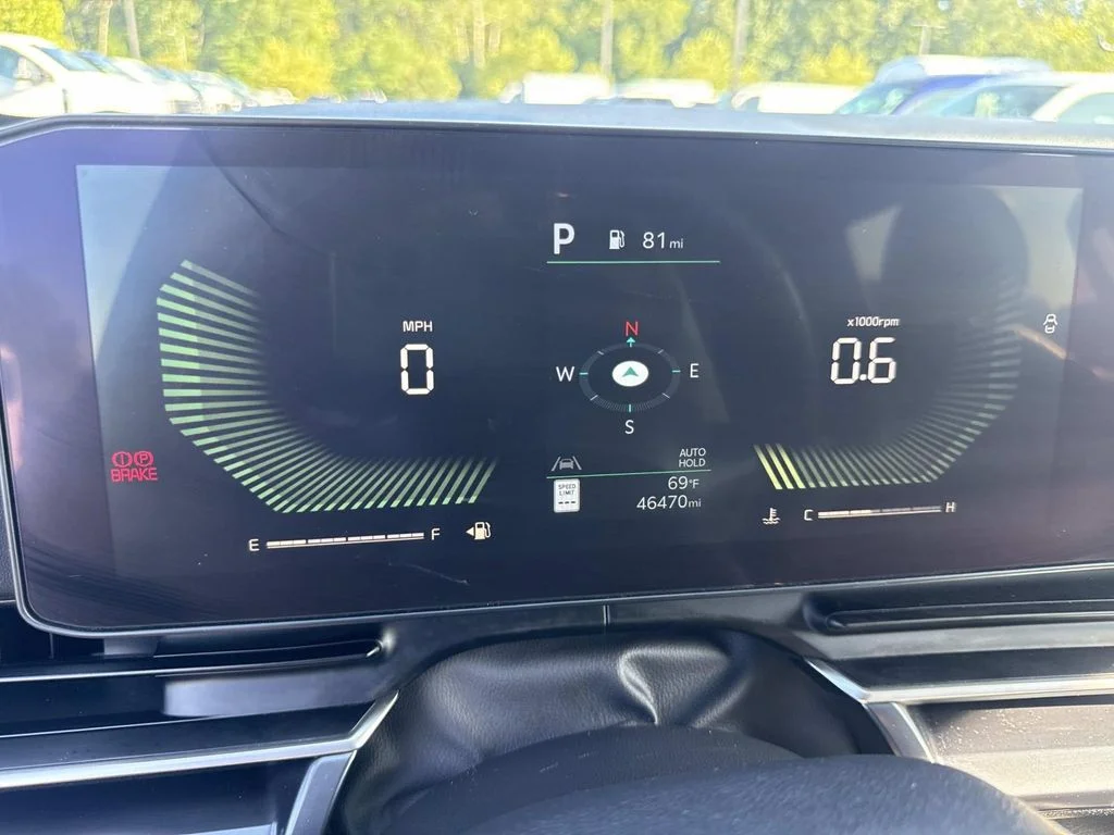 Used 2025 Gray Kia LXS image 18