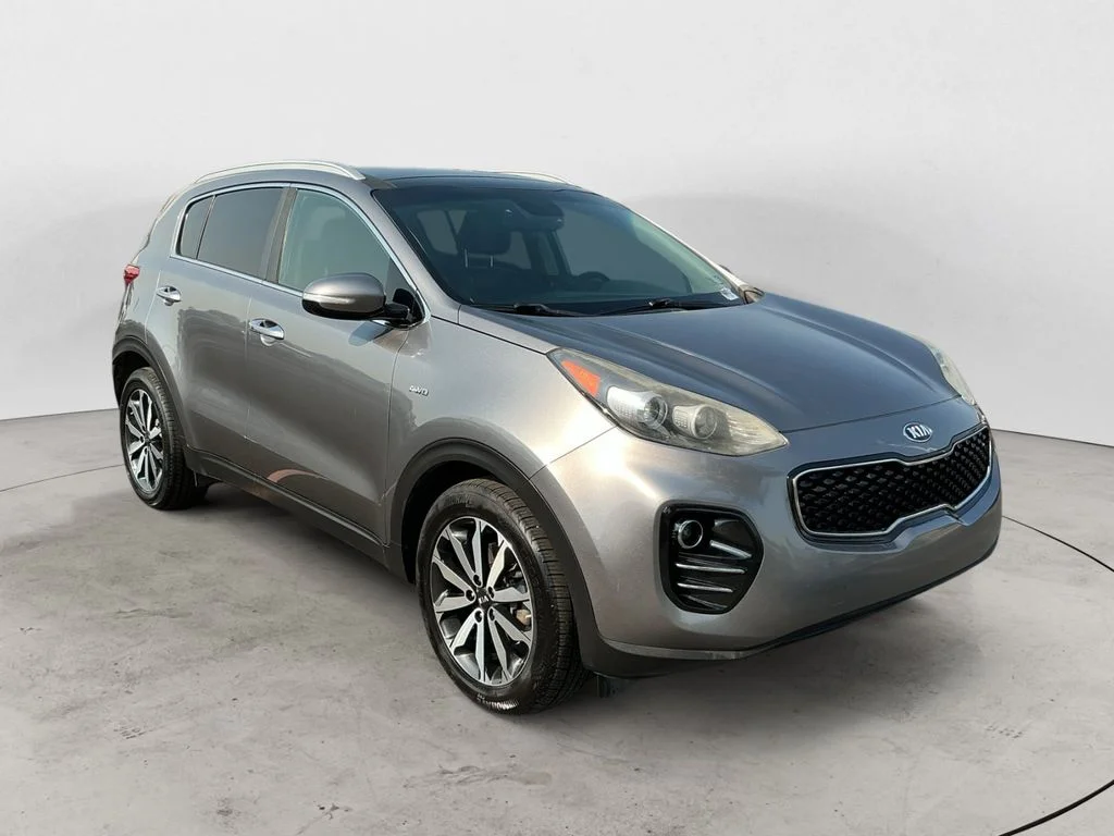 Used 2017 Silver Kia EX image 3