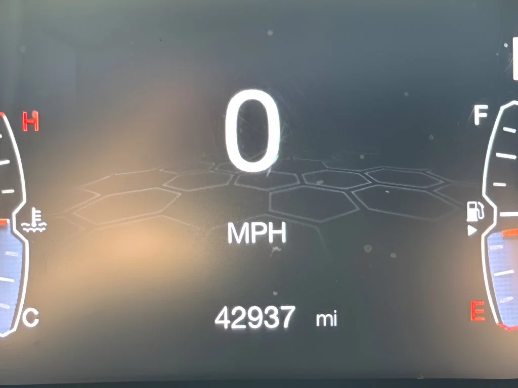 Used 2019 Red Jeep Latitude image 30