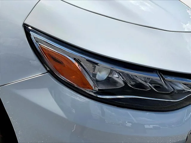 Used 2023 White Chevrolet LT image 36
