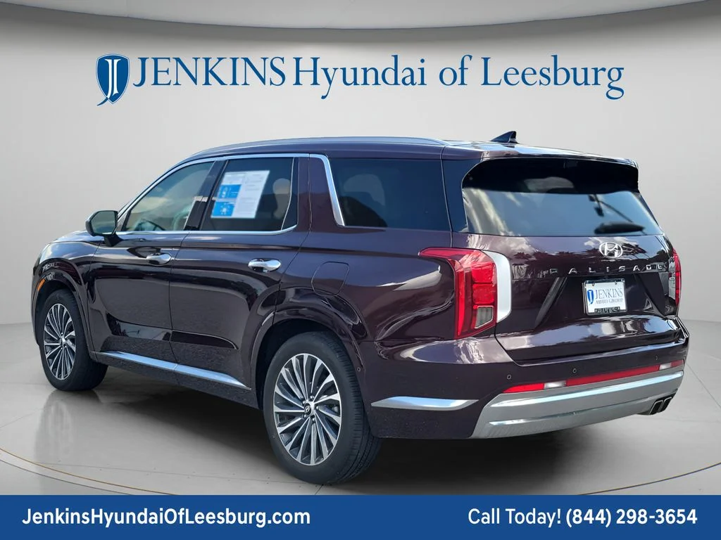 Used 2024 Red Hyundai Calligraphy image 5