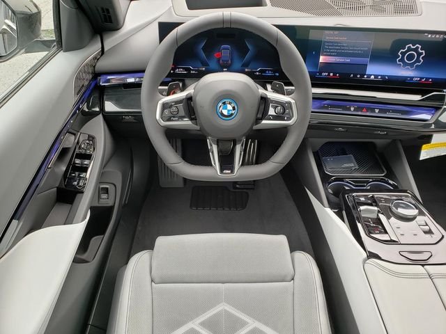 New 2027 Black Sapphire Metallic BMW 550e xDrive image 17