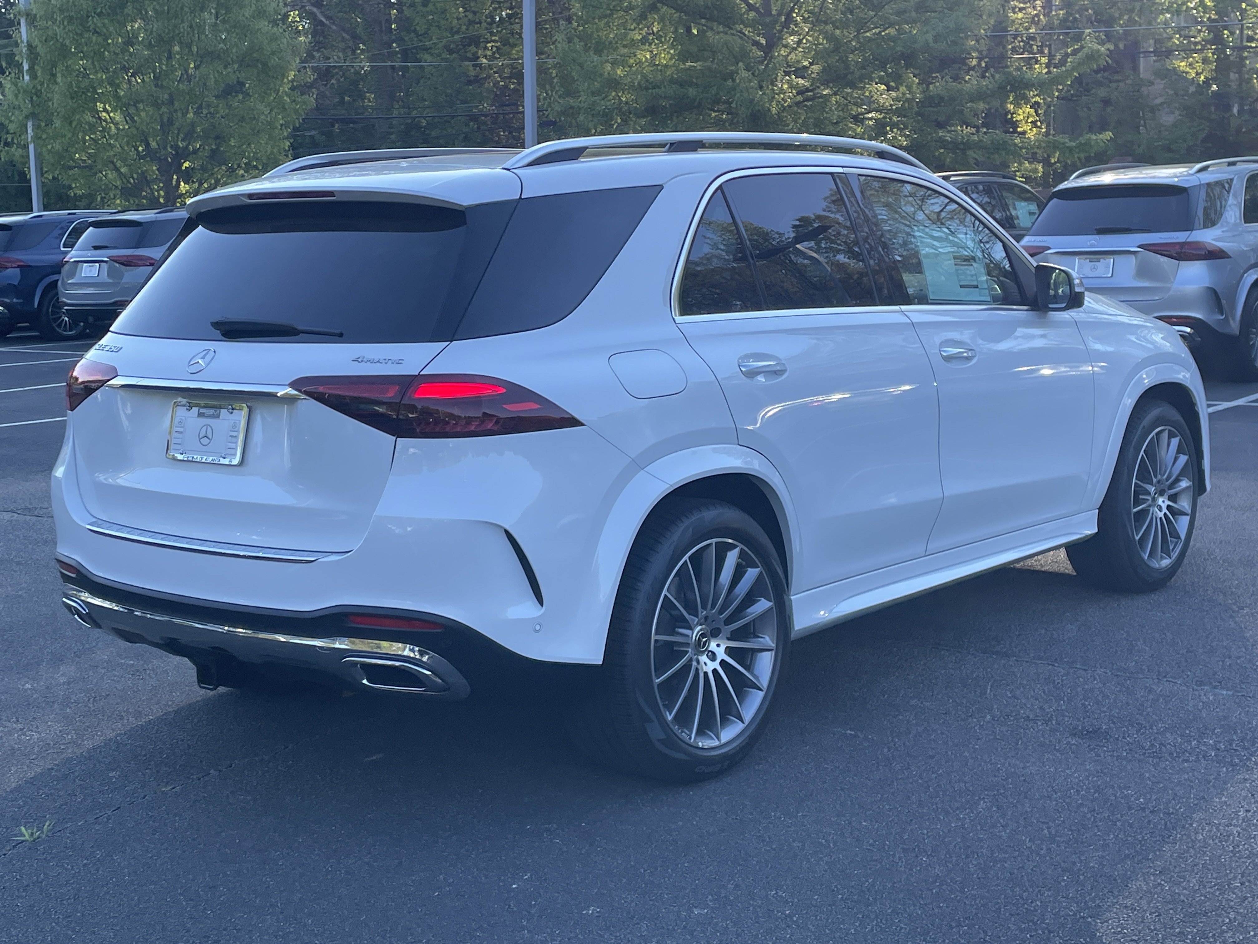 New 2026 MANUFAKTUR Moonlight White Metallic Mercedes-Benz GLE 350 4MATIC® SUV image 8