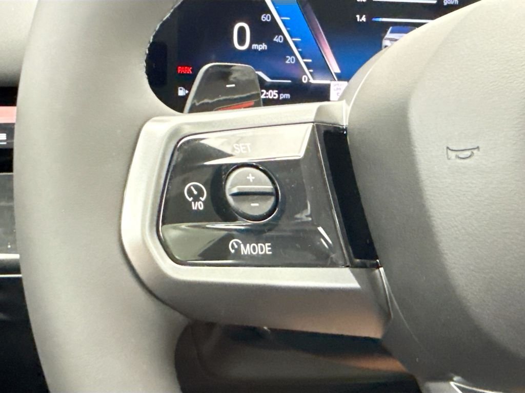 New 2027 White Metallic BMW 550e xDrive image 11