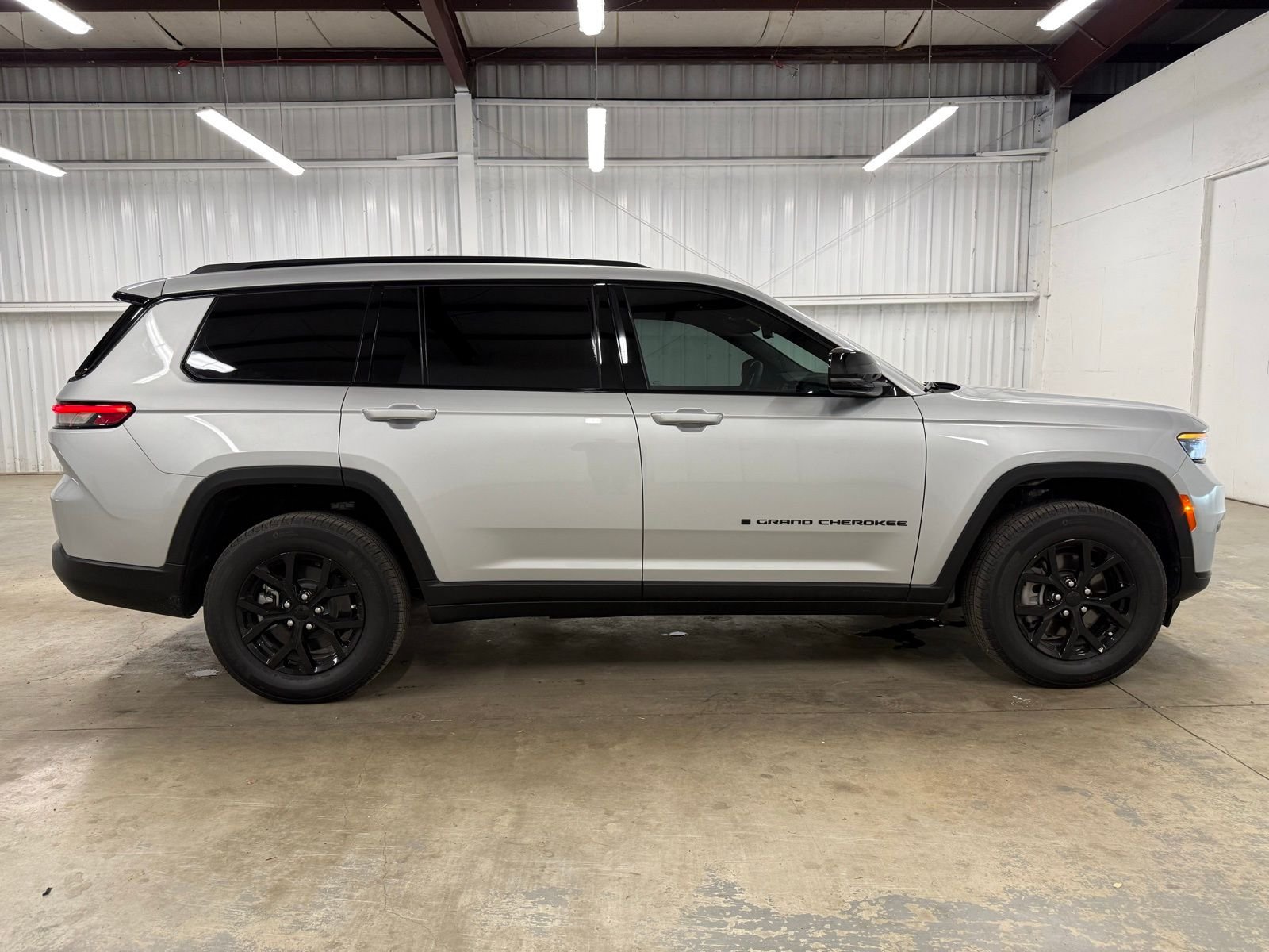 2025 Jeep Grand Cherokee L Altitude - Photo 6