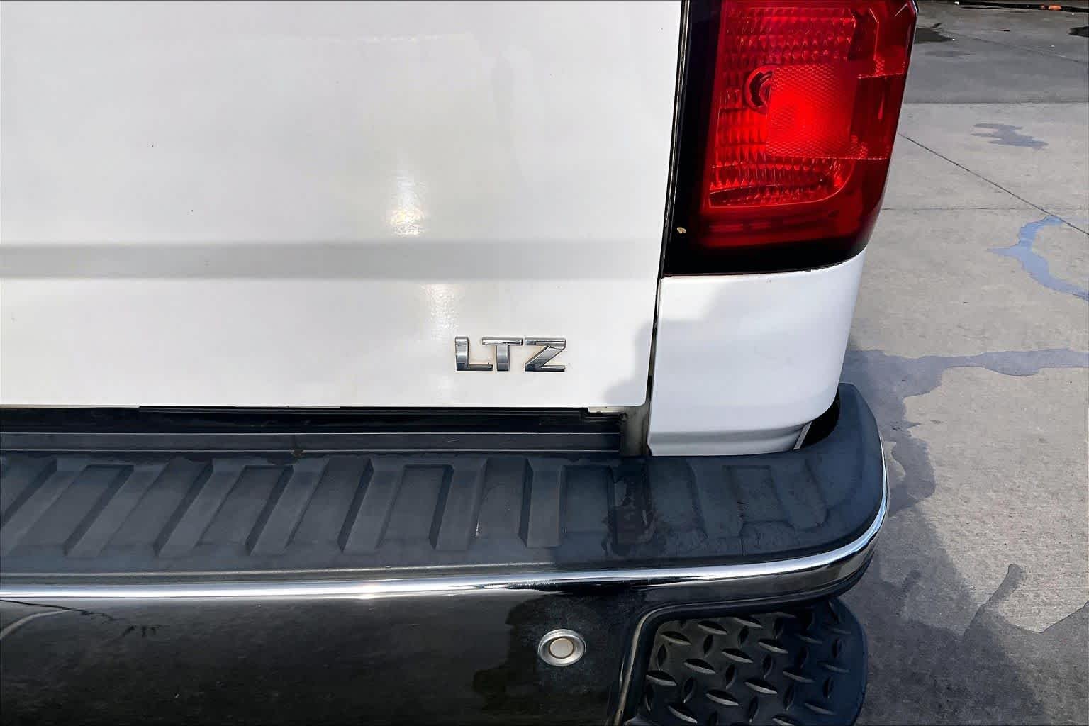 Used 2018 Summit White Chevrolet LTZ image 10