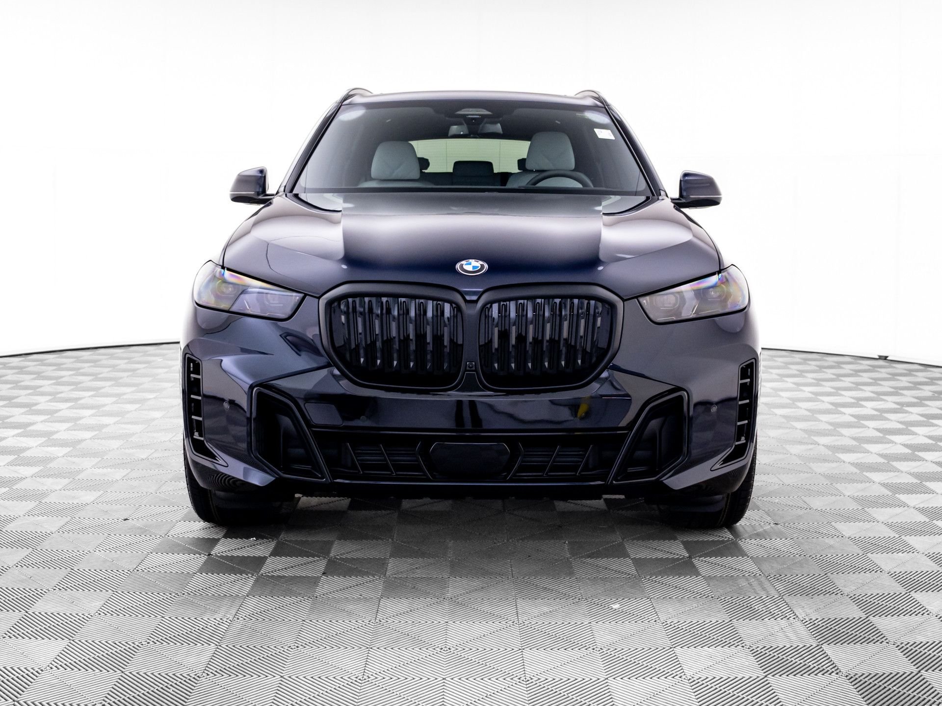 New 2026 Carbon Black Metallic BMW xDrive40i image 9