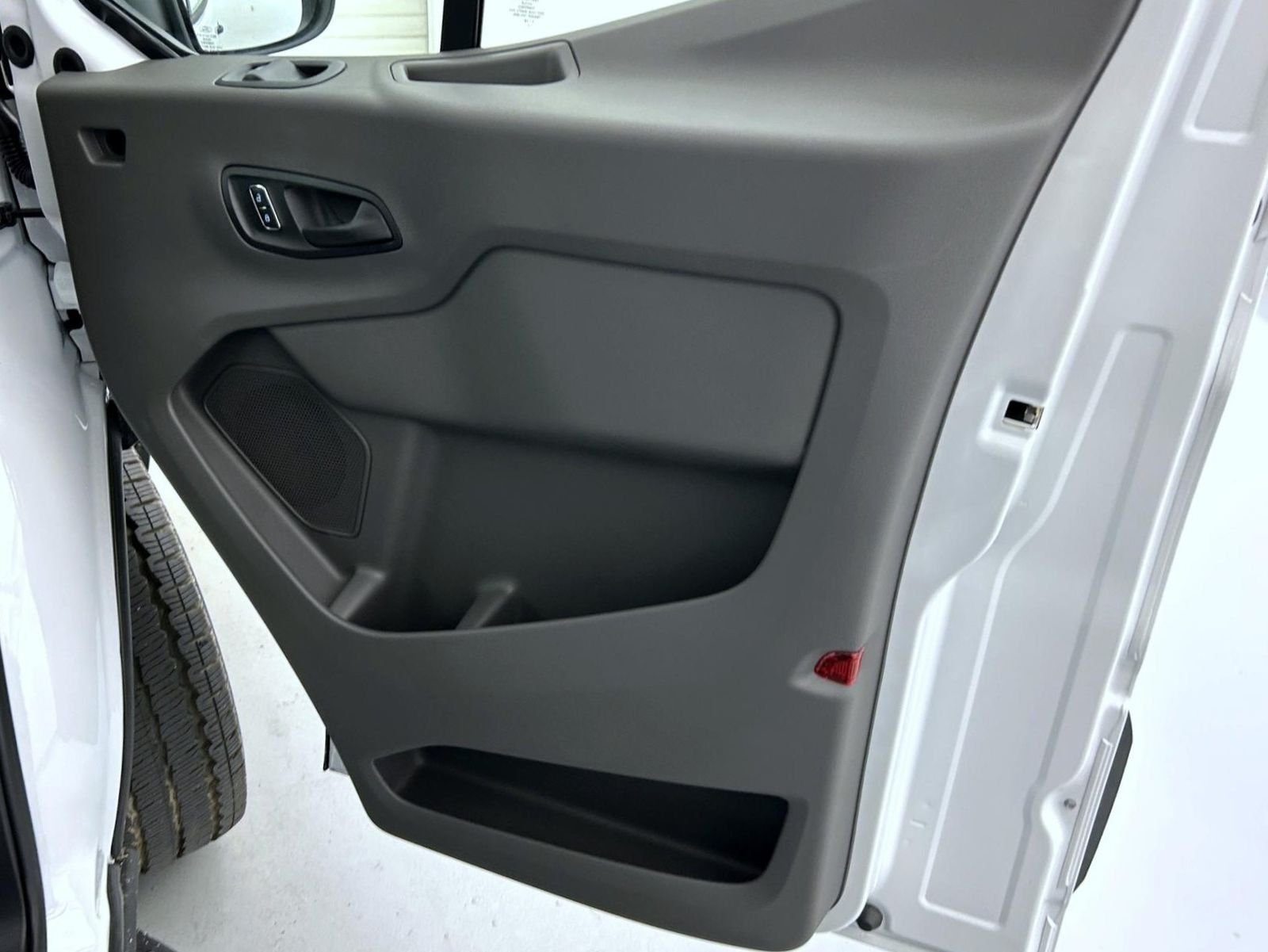 New 2026 Oxford White Ford XL image 16