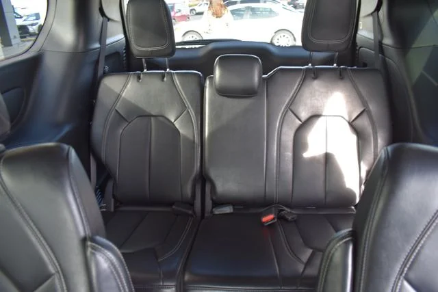 Used 2025 Black Chrysler Select image 14