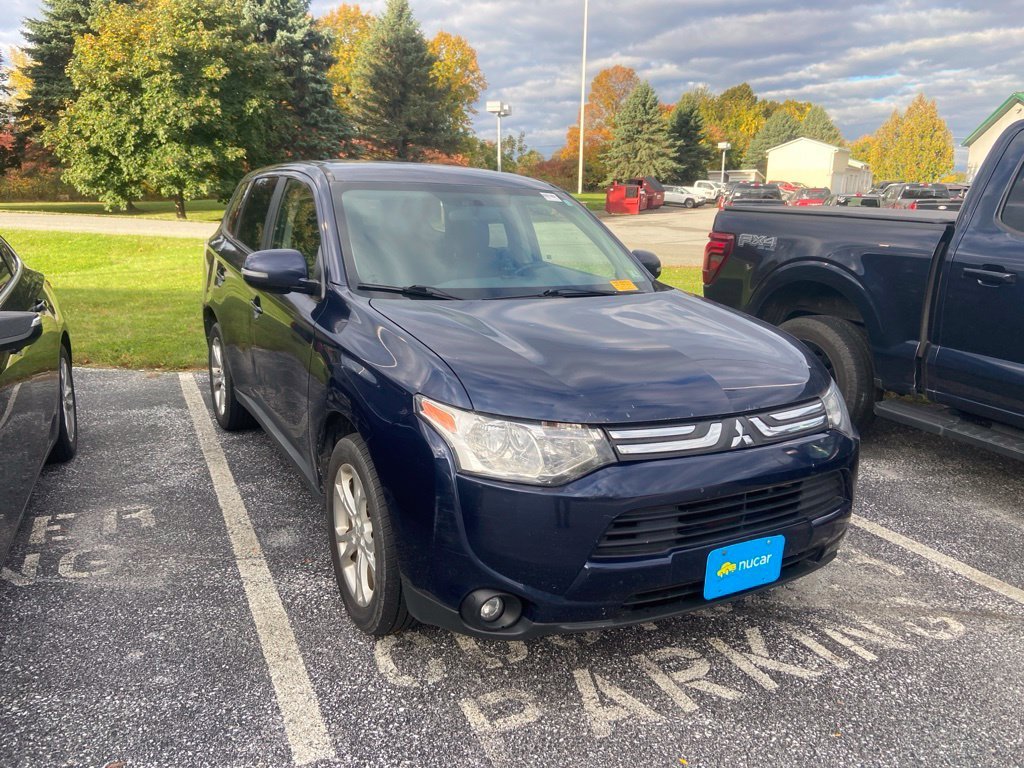 Used 2014 Blue Mitsubishi SE image 1