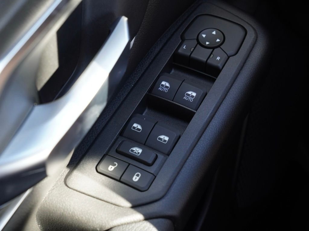 New 2026 Diamond Black Crystal Pearl-Coat Exterior Paint RAM Big Horn image 13