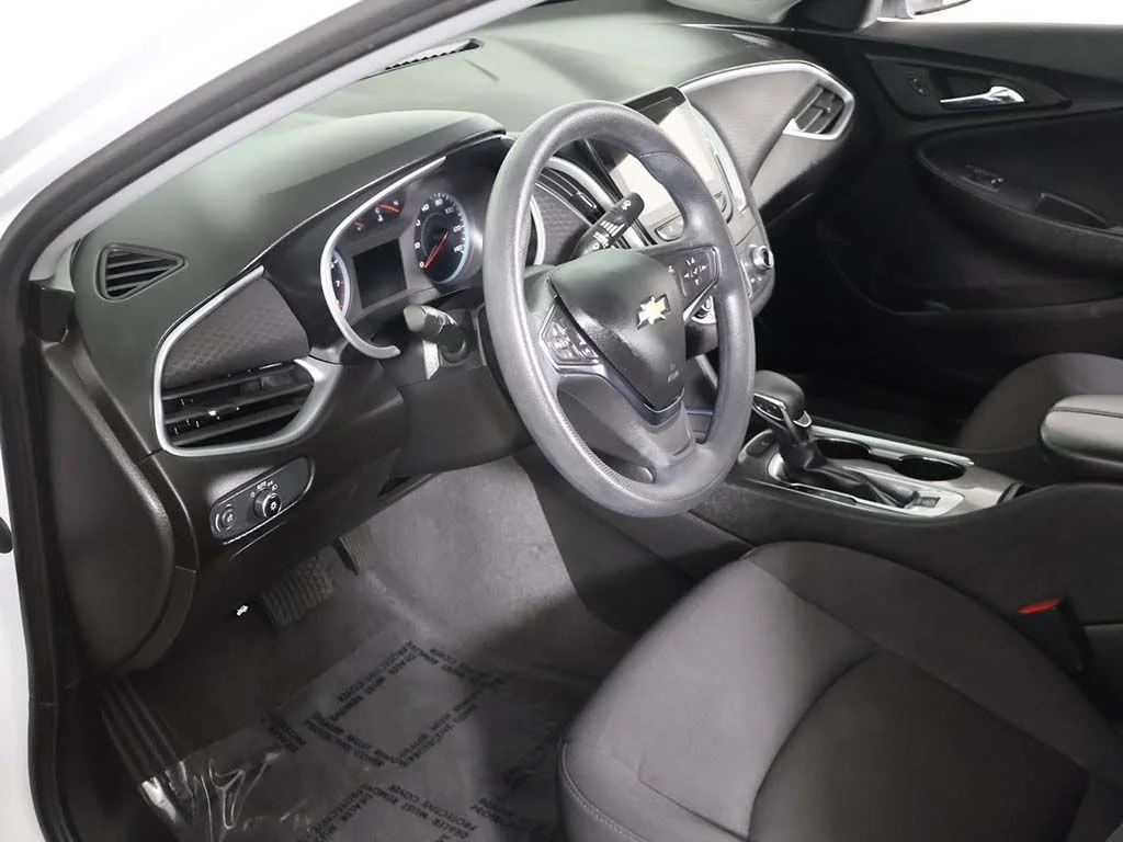 Used 2023 White Chevrolet LT image 20