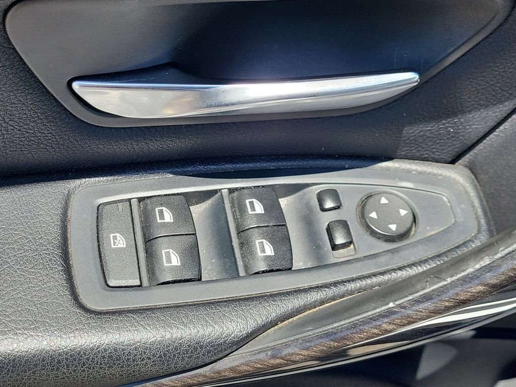 Used 2015 Silver BMW 328i xDrive image 12