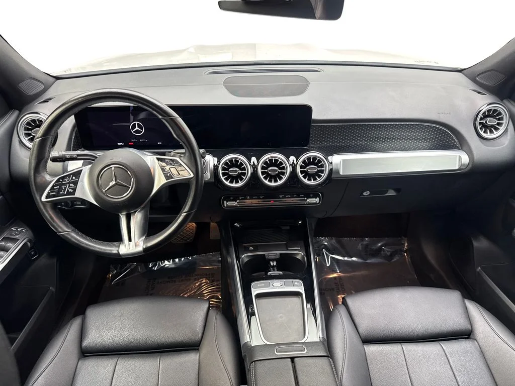 Used 2025 White Mercedes-Benz GLB 250 image 50