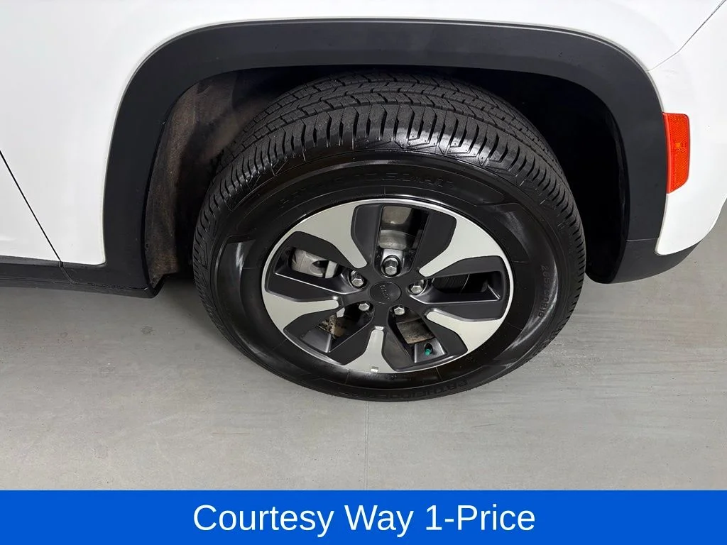 Used 2024 White Jeep 4xe image 13