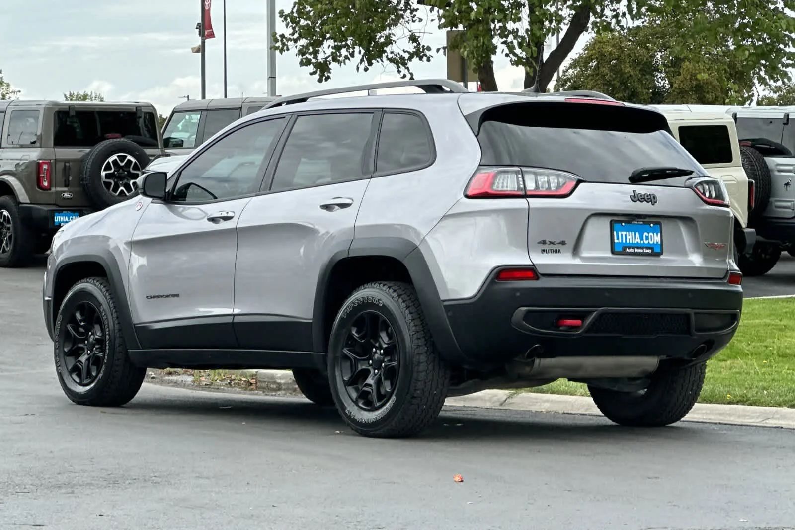 Certified Used 2019 Billet Silver Clearcoat Metallic Jeep Trailhawk Elite image 6