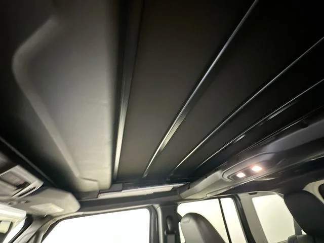 New 2026 Granite Crystal Metallic Clear-Coat Exterior Paint Jeep Rubicon X image 17