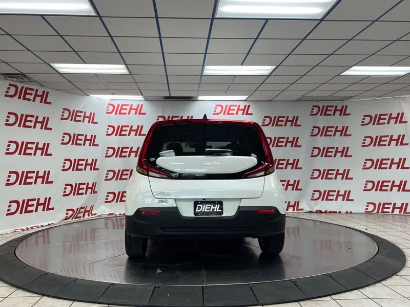 Used 2022 White Kia LX image 6