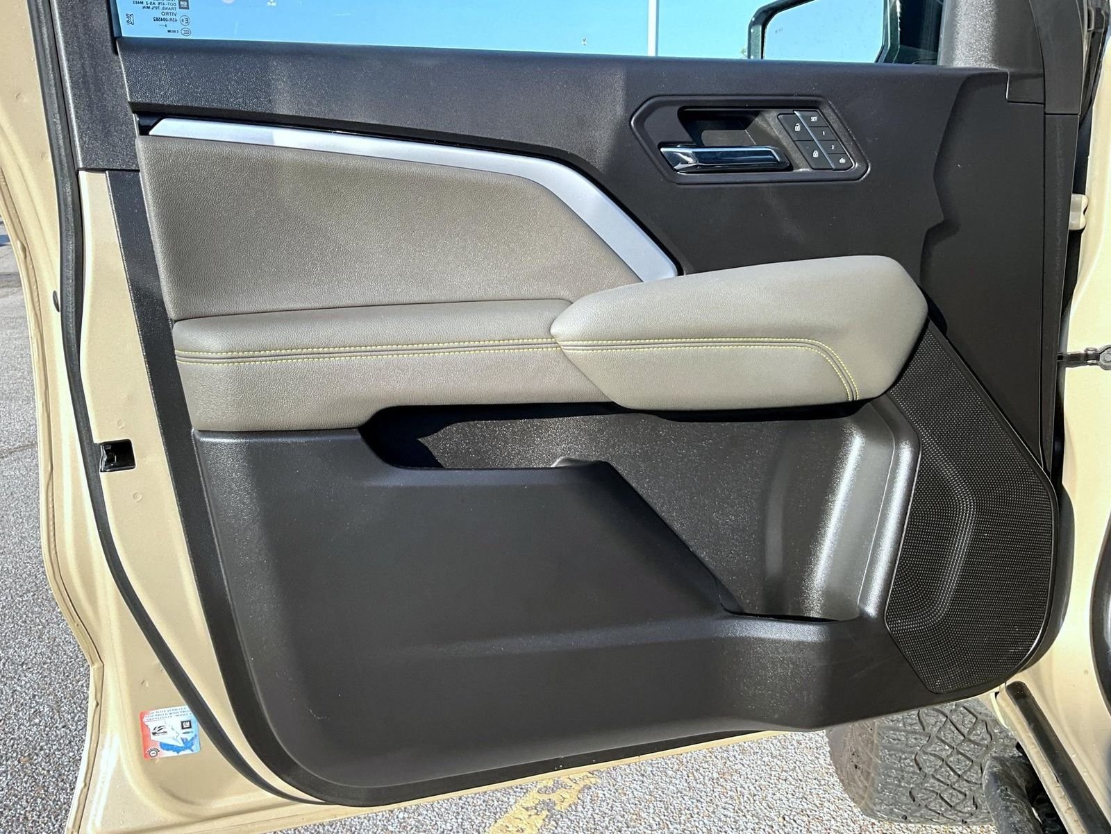 Used 2023 Beige Chevrolet ZR2 image 10