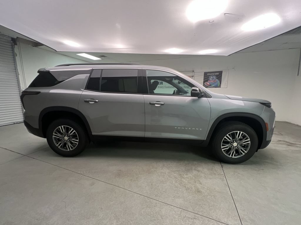 2026 Chevrolet Traverse LT - Photo 9