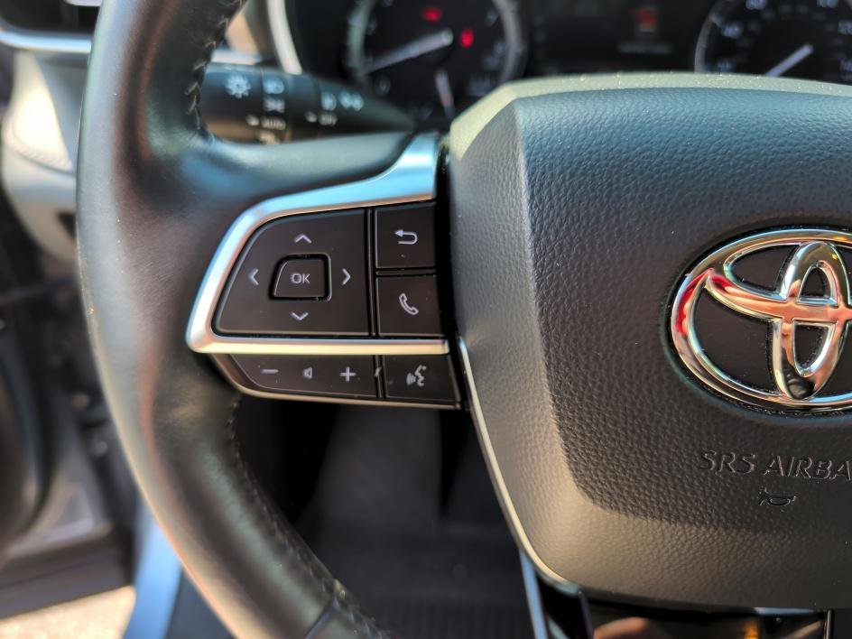 Used 2021 Moon Dust Toyota Platinum image 19