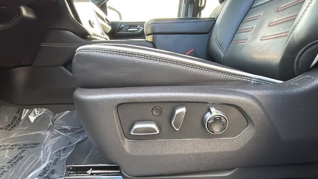 2025 GMC Yukon AT4 Ultimate - Photo 20