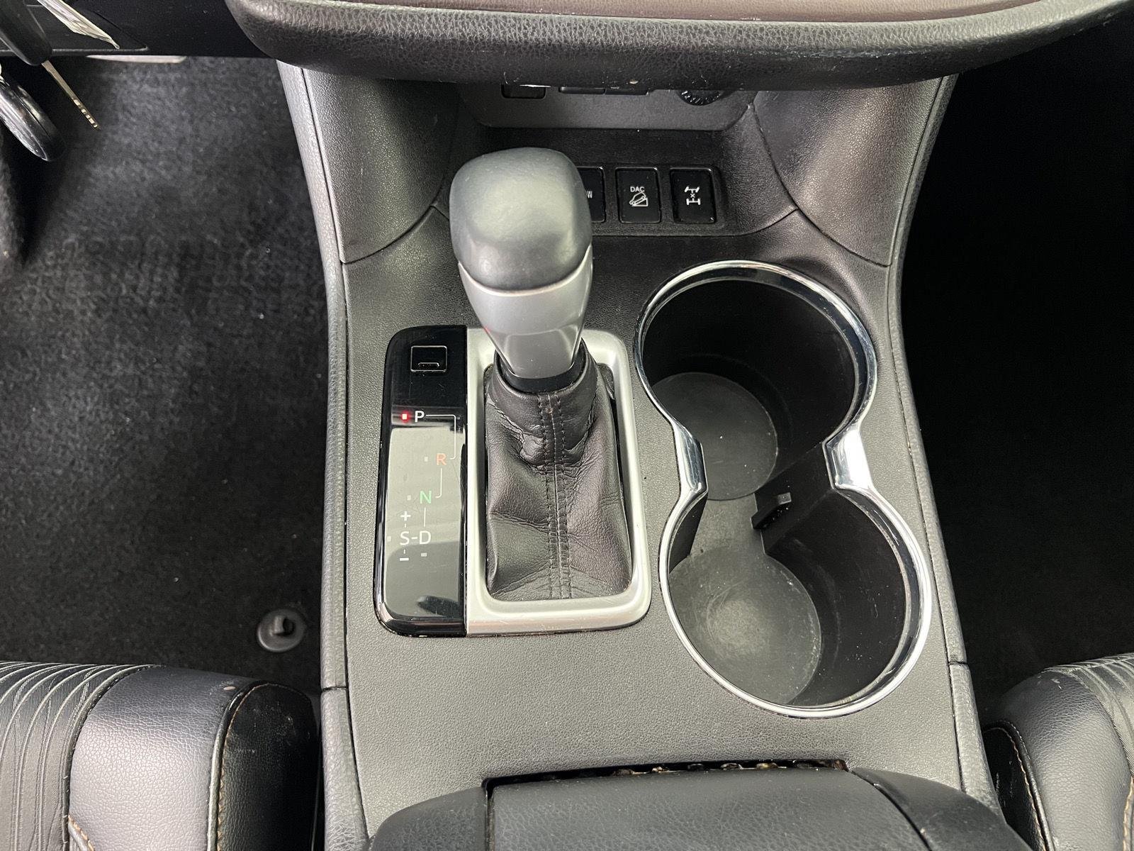 Used 2018 Midnight Black Metallic Toyota LE Plus image 17