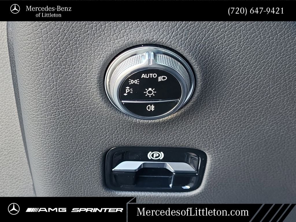 New 2026 Black Mercedes-Benz GLC 300 image 21