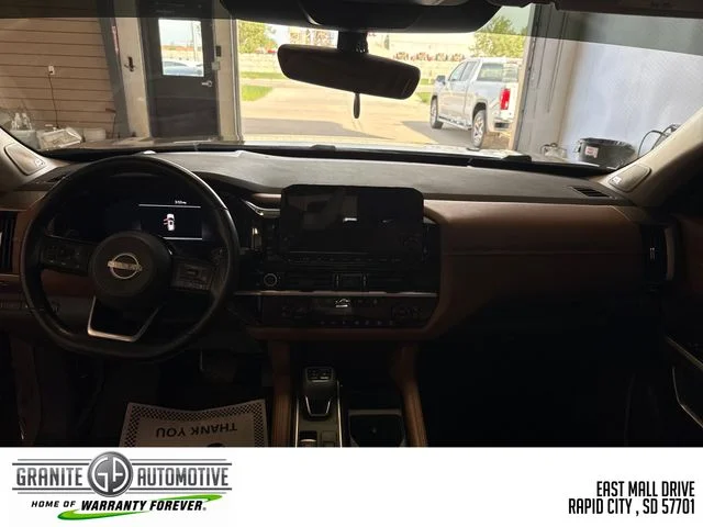 Used 2023 Beige Nissan Platinum image 13
