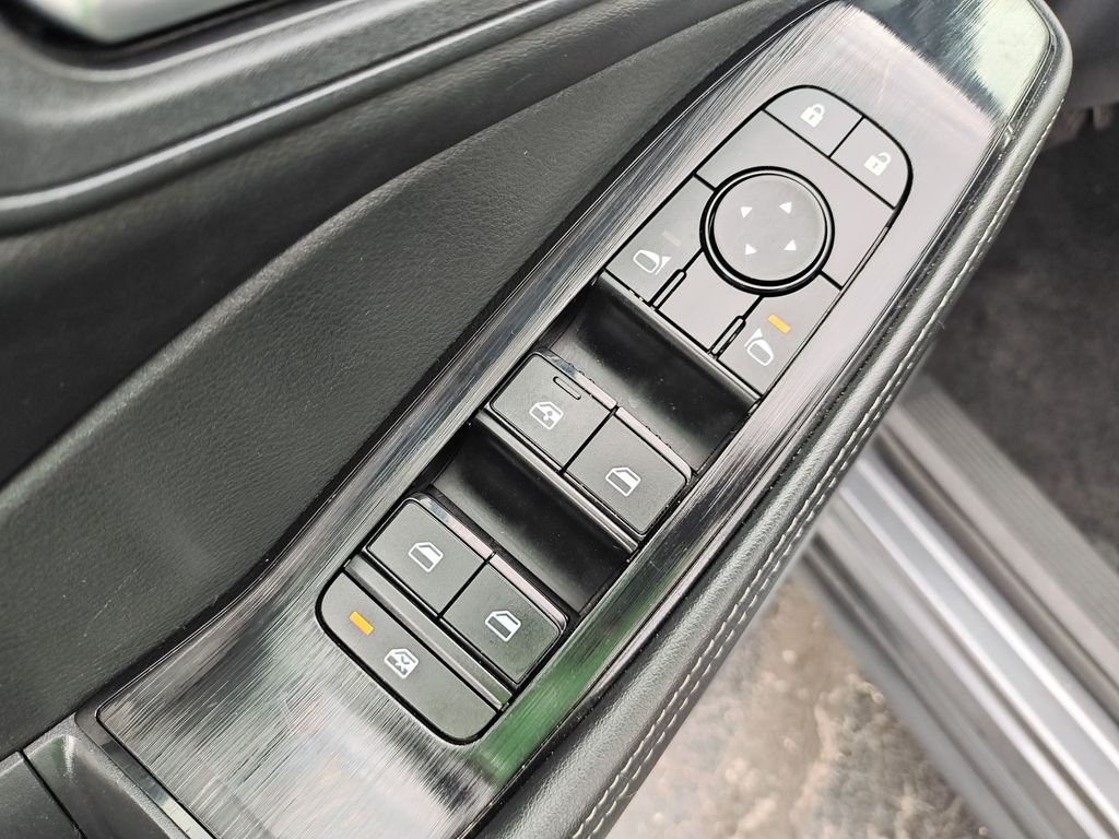 Used 2025 Gray Nissan SV image 11