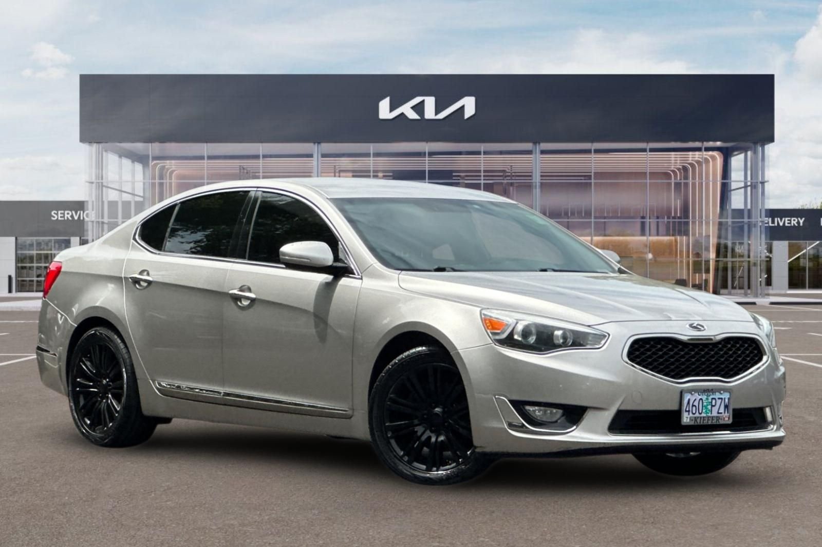 Used 2014 Kia Cadenza Premium with VIN KNALN4D72E5148770 for sale in Eugene, OR
