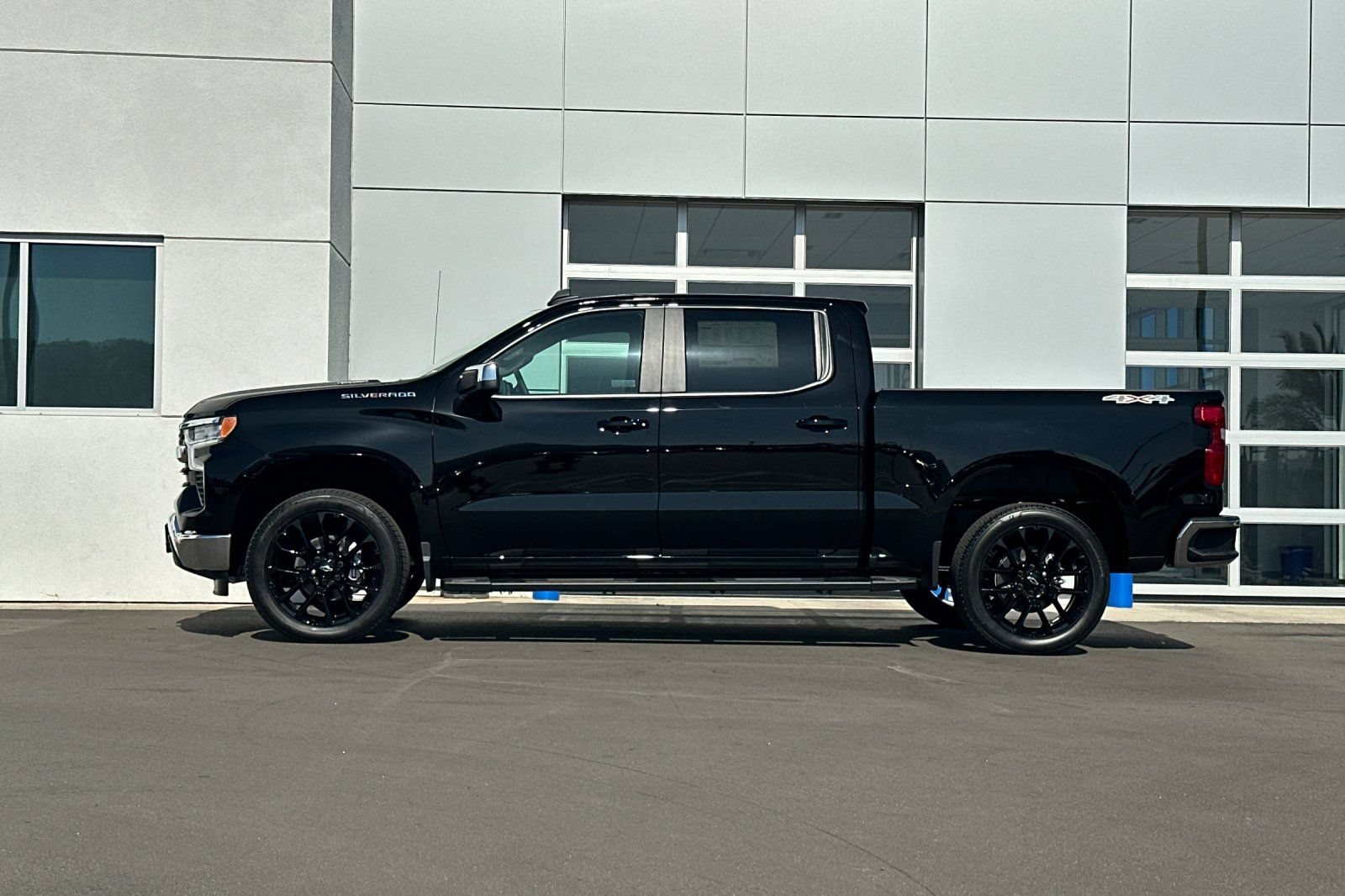 2026 Chevrolet Silverado 1500 LT - Photo 7