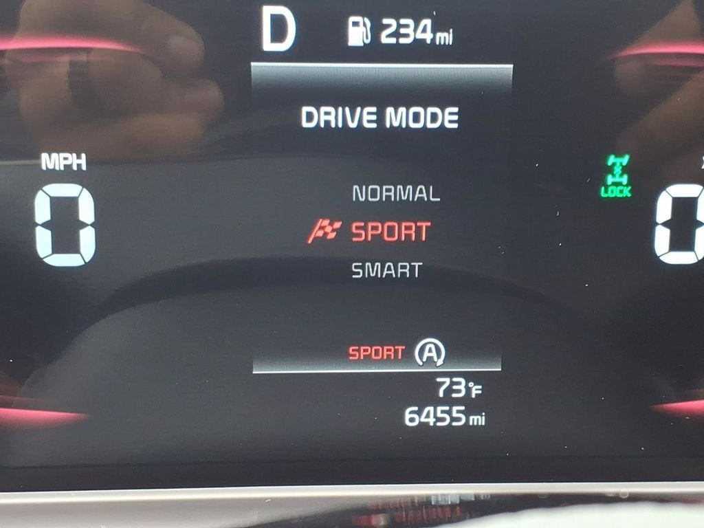 Used 2025 White Kia S image 40