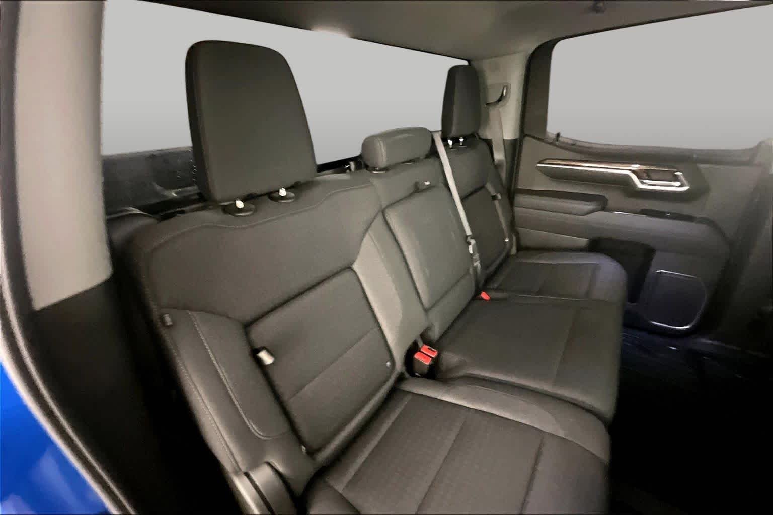 Used 2022 Dynamic Blue Metallic GMC Elevation image 20