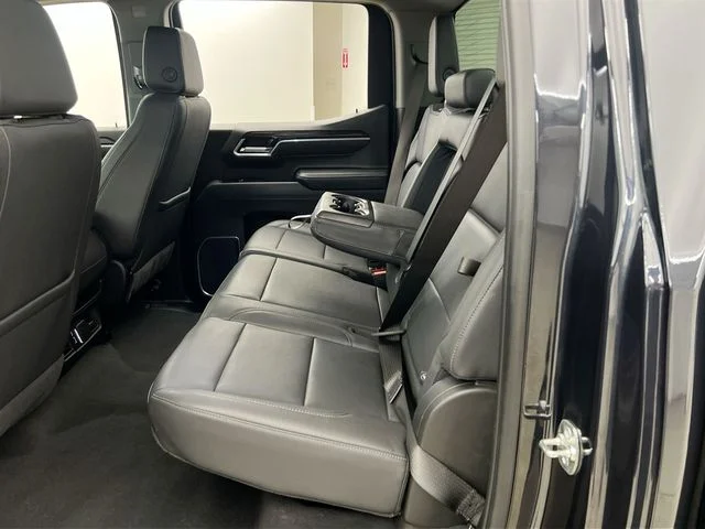 2025 GMC Sierra 1500 SLT - Photo 11